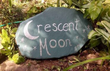 crescent-moon-cabin-1600×800 (1)