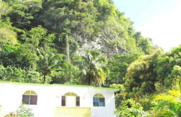 the-end-of-eden-guesthouse-1600×800 (2) (1)