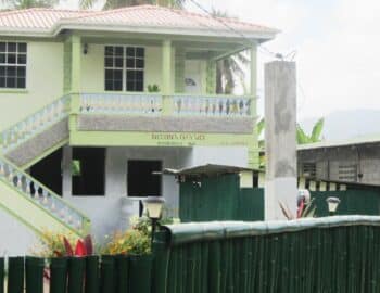 the-nixons-bay-side-mangrove-inn